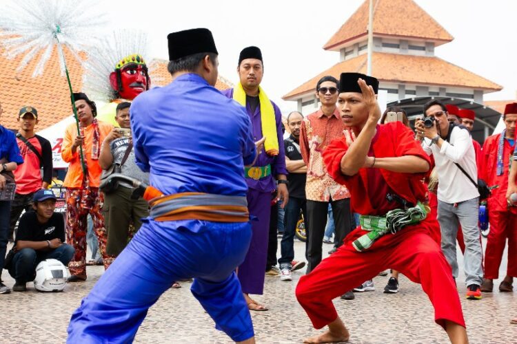 Palang Pintu Tradisi Melamar Ala Jawara Silat Betawi Terminal Mojok