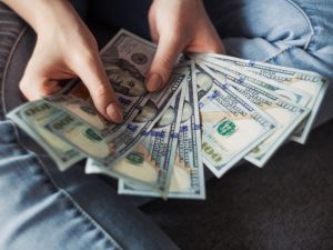 Kiat Menjadi Mahasiswa Jomblo Kaya di Akhir Bulan