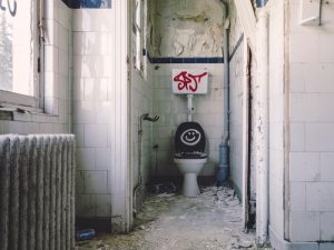 Kenapa Toilet Cewek Itu Jauh Lebih Jorok Dari Toilet Cowok sih?