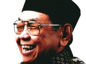 Belajar dari Kolor Perdamaian Gus Dur