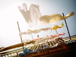 Jangan Ejek Laki-laki yang Nyuci Baju dan Masak Sendiri