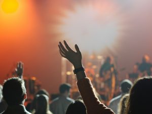 5 Tipe Penonton Gigs Indie yang Bisa Membuat Kamu Terheran-heran