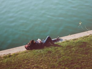 Percayalah, Kami Para Introvert Juga Ingin Berteman