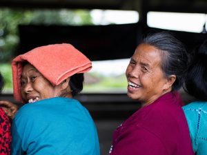 Masyarakat Indonesia yang Ramah dan Murah Senyum