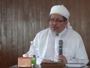 Poster Tarawih Bersama Tengku Zulkarnain dan Nyinyiran Netizen
