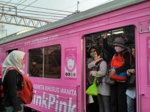 Duka Muslimah yang Mudik Sendirian