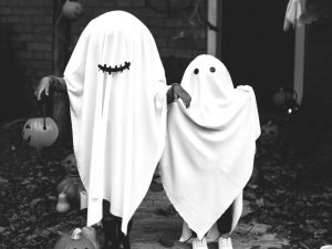 Pertanyaan yang Muncul Ketika Melihat Penampakan Hantu yang Tertangkap Kamera