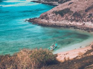 Pergi ke Pantai Malam Hari Adalah Hal Bodoh yang Tidak Seharusnya Dilakukan