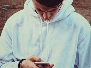Orang yang Mematikan Centang Biru WhatsApp Pasti Punya Alasan