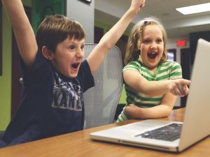 Buat Generasi 90-an: Biarkan Anak-Anak Bermain Sesuai Dengan Jamannya