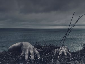 Pledoi untuk Makhluk Halus yang Selalu Terpojokkan
