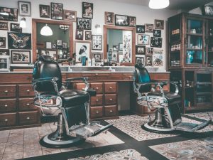 Tukang Pangkas Rambut Berpenghasilan 45 Juta Tiap Bulan: Makanya Jangan Suka Menyepelekan Pekerjaan Orang