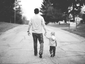 Ayah adalah Pria yang Pemarah: Bagaimana Jika Sebenarnya Kita yang Kurang Memahami Bahasa Kasih Sayangnya?