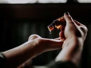 Ulasan Soal Minyak Angin dan Obat Gosok Tradisional