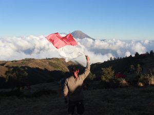 Lagu Bagimu Negeri: Musyrik?