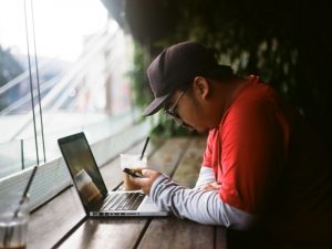Nyangkruk: Ngopi itu Ngobrol atau Ngopi Saja Sendiri