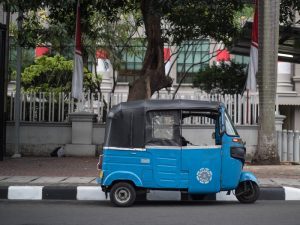 Mengenang Salah Satu Transportasi Jadul: Bemo