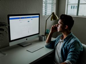 Memutus Dilema Tetap Kerja atau Resign Buat Daftar CPNS