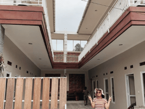 Kos-kosan Mewah Arief Muhammad dan Romantisasi Pribadi Anak Kos