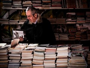 Terpujilah Wahai Engkau, Para Pembajak Buku