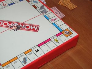 Menebak Karakter Orang dari Komplek yang Pertama Dibeli pas Main Monopoli