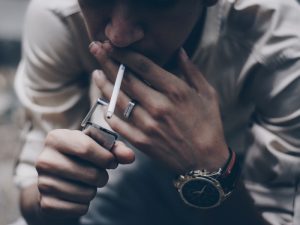 Hubungan Antara Rokok dan Ketebalan Dompet