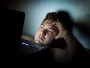 Situ Yakin Lagi Quarter Life Crisis? Jangan-jangan Cuma Lagi Iri Aja