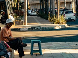 Kelakar Menyikapi Cuaca Panas di Surabaya