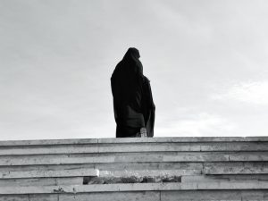 Fenomena Crosshijaber: Para Lelaki yang Mengenakan Hijab Syar’i dan Potensi Pelecehan Seksual