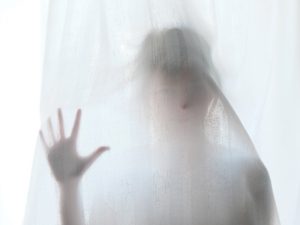 Teror Kuntilanak dan Kunjungan yang Tak Diharapkan