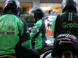 Hey Customer Ojol, Driver Grab dan Gojek Itu Bukan Babu!