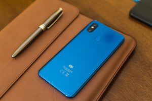 Memangnya Ada Stiker Miskin Kalau Pakai HP Xiaomi dan Sepeda Motor Beat?