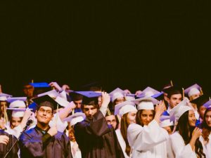Pledoi dari Mahasiswa Filsafat yang Capek Ditanya Habis Lulus Jadi Apa