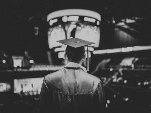 Wisuda Anti Ngantuk Ala UNEJ Biar Nggak Ketiduran Padahal Udah Capek-capek Dandan