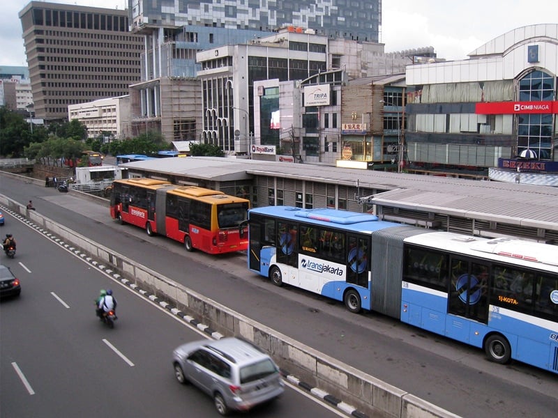 Beberapa Sanksi Jitu yang Bisa Diterapkan Bagi Pengendara yang Suka Nyerobot Jalur Busway