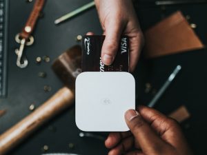 Menciptakan Keribetan bagi Masyarakat Cashless