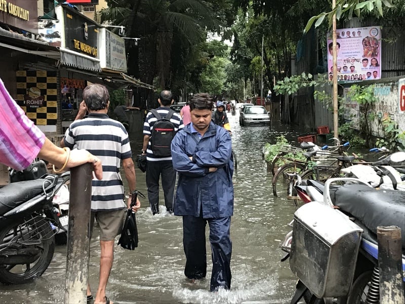 Emang Paling Benar Masalah Banjir Tuh Menyalahkan Orang, Yok Saling Nyalahin Yok