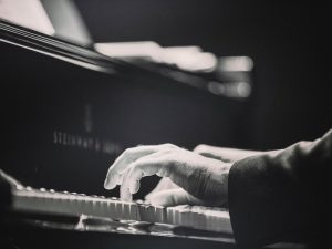 Merasa Gagal Jadi Musisi? Belajarlah pada Kale di Film NKCTHI!