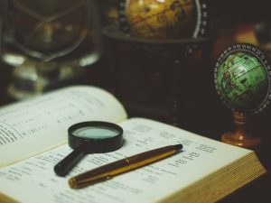 Dosen yang Mengagungkan Jurnal Ilmiah Itu Motivasinya Apa sih?