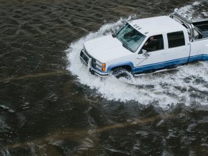 Di Mana Kemanusiaan, Kalau Banjir Saja Sempat-sempatnya Dipolitisasi?