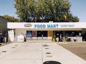Memangnya Antre di Alfamart dan Indomaret Itu Susah Banget, Ya?