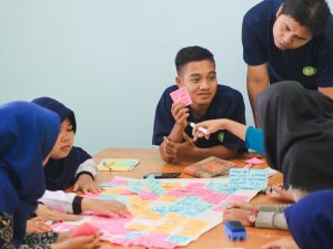 5 Tipe Orang Menyebalkan yang Biasa Ditemui Saat Berdiskusi