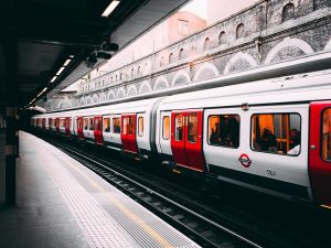 Percayalah, Kereta Api Ekonomi Itu Pantas Difavoritkan!
