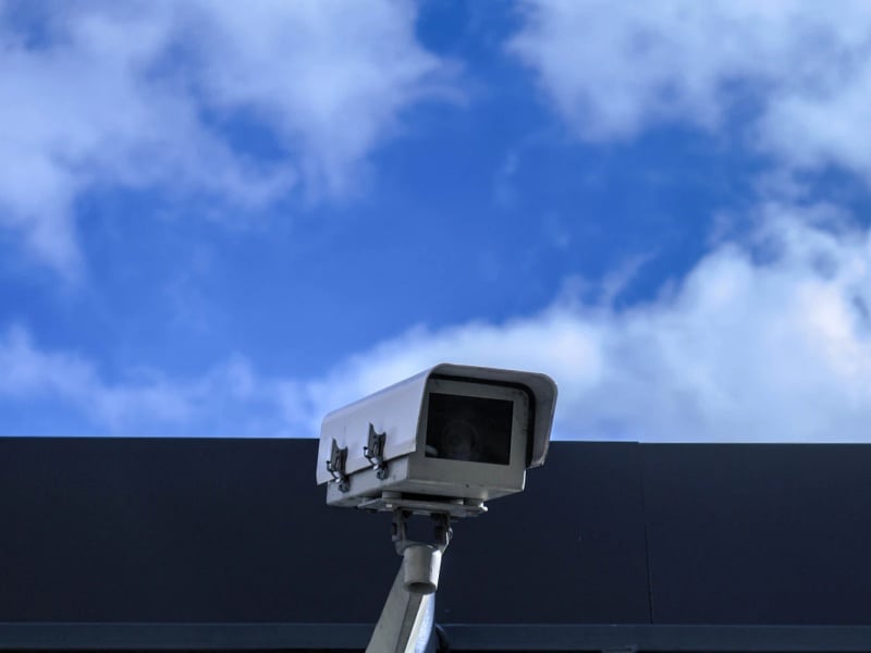 CCTV Tembus Pandang Bikin Saya Punya Konflik Batin Soal Privasi Kalau Bermesraan di Mobil
