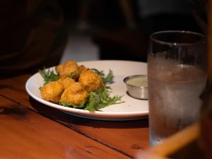 Surat Protes Buat Warung Penyetan yang Naruh Kemangi di Mangkuk Kobokan