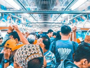 Berjibaku Naik KRL di Bawah Bayang-Bayang Virus Corona
