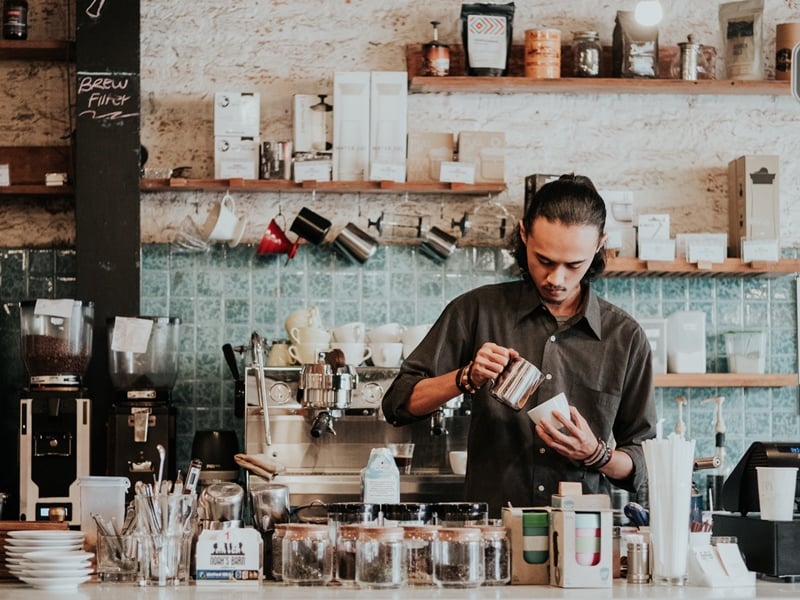 Belajar Sadar Diri Saat Keberadaan Kita Sudah Tak Dikehendaki di Coffee Shop