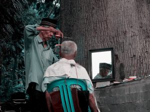 Seharusnya Tarif Cukur Rambut Nggak Dibedakan Antara Pelajar dan Umum