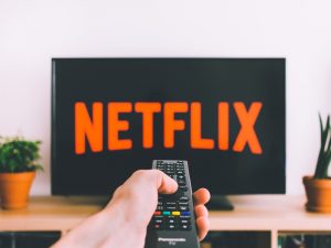 Rekomendasi TV Series untuk Kamu yang Harus Stay di Rumah