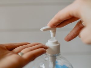 Ibu Saya Adalah Pakar Virus Corona (Dadakan)